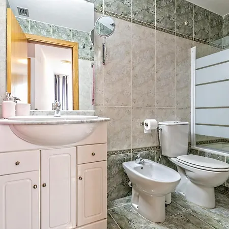 Apartment Calido Con Piscina En Barcelona