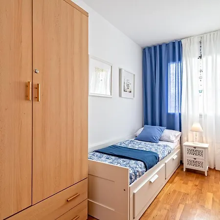 Apartment Calido Con Piscina En Barcelona *