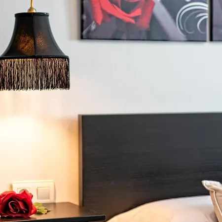 Calido Con Piscina En Barcelona *