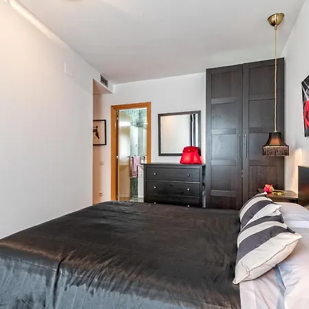 Calido Con Piscina En Barcelona Apartment *